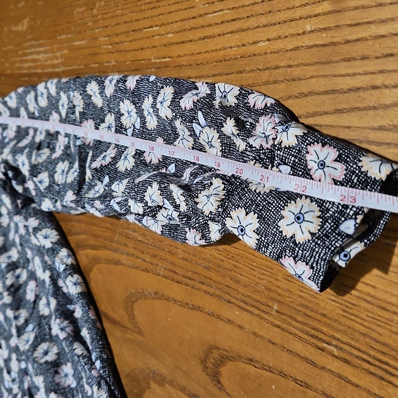 Loft EUC Floral Print Women's Top • Size XS - Picture 11 of 11